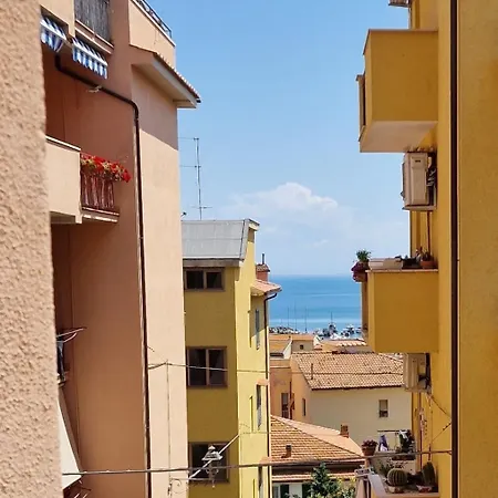 Appartamentino Con Balcone A *